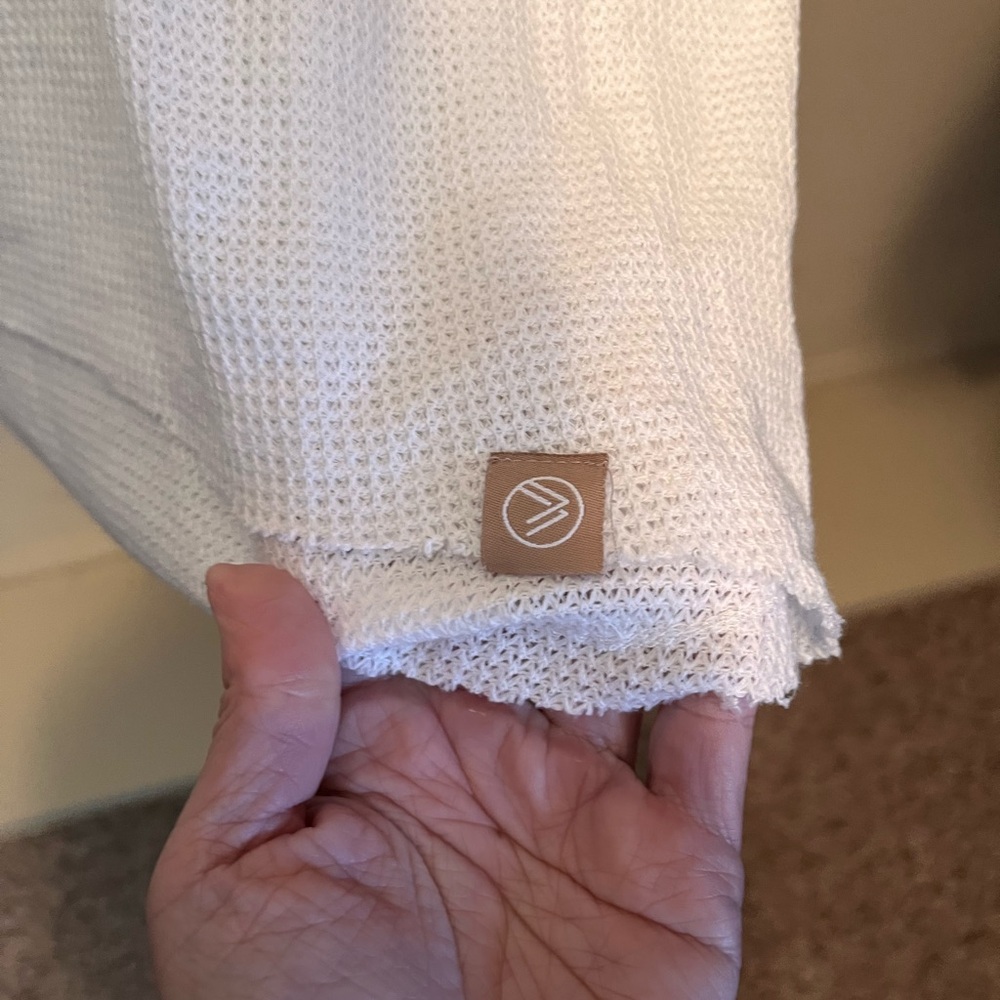Chic White Long Sleeve Top - Picture 3 of 4